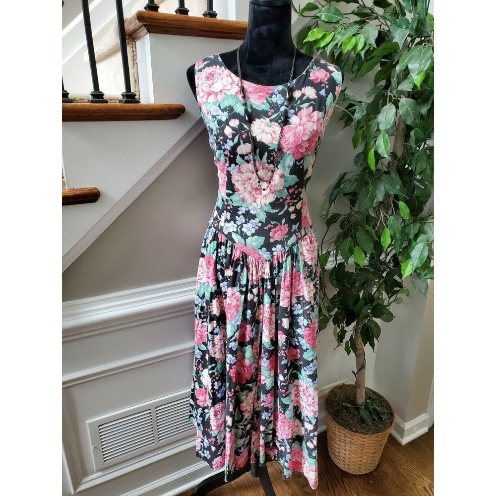 VTG Eber Women's Black Floral Cotton Round Neck Sleeveless Knee Length Dress 14